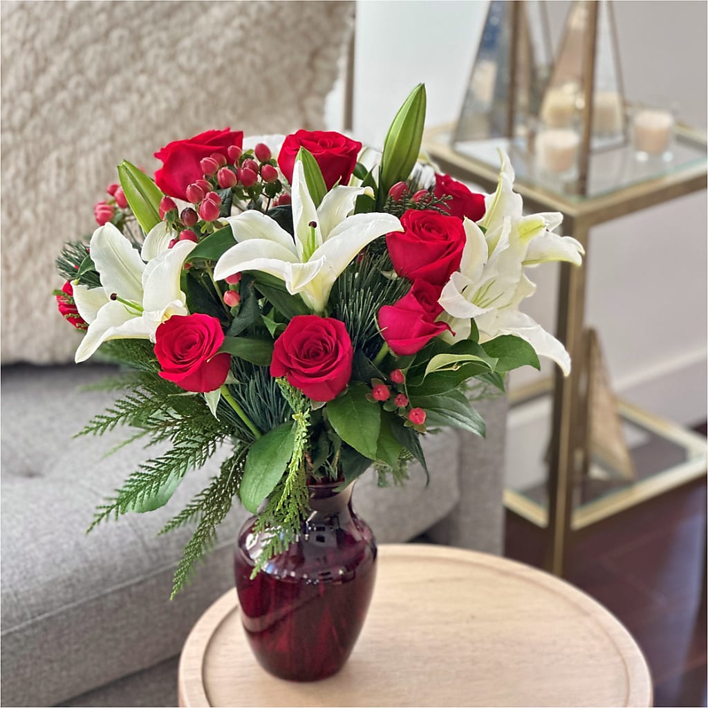 Evergreen Delight Bouquet – Flowers By Vee, Tracy CA