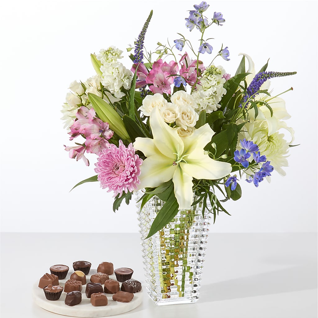 Winter Celebration Bouquet –  Flowers By Vee, Tracy CA