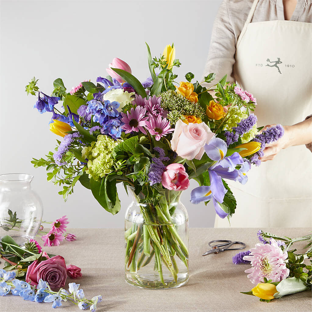 Pastel Tradition - A Florist Original –  Flowers By Vee, Tracy CA