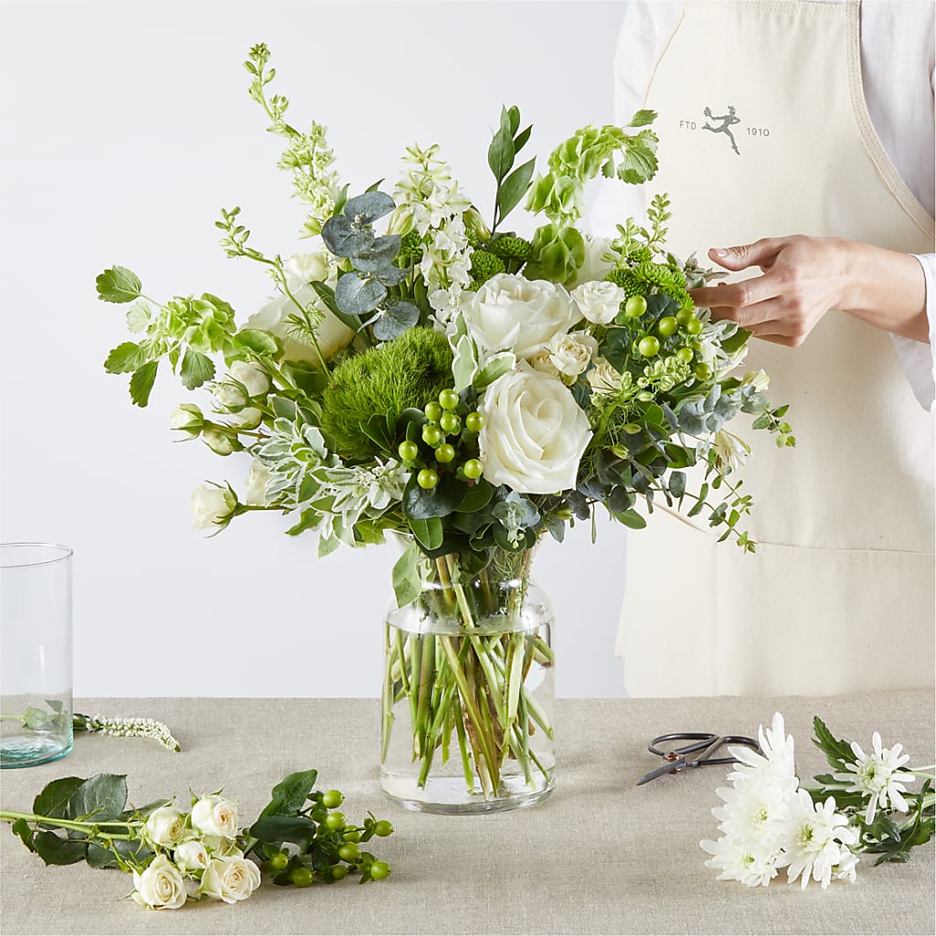 Irish Garden - A Florist Original –  Flowers By Vee, Tracy CA