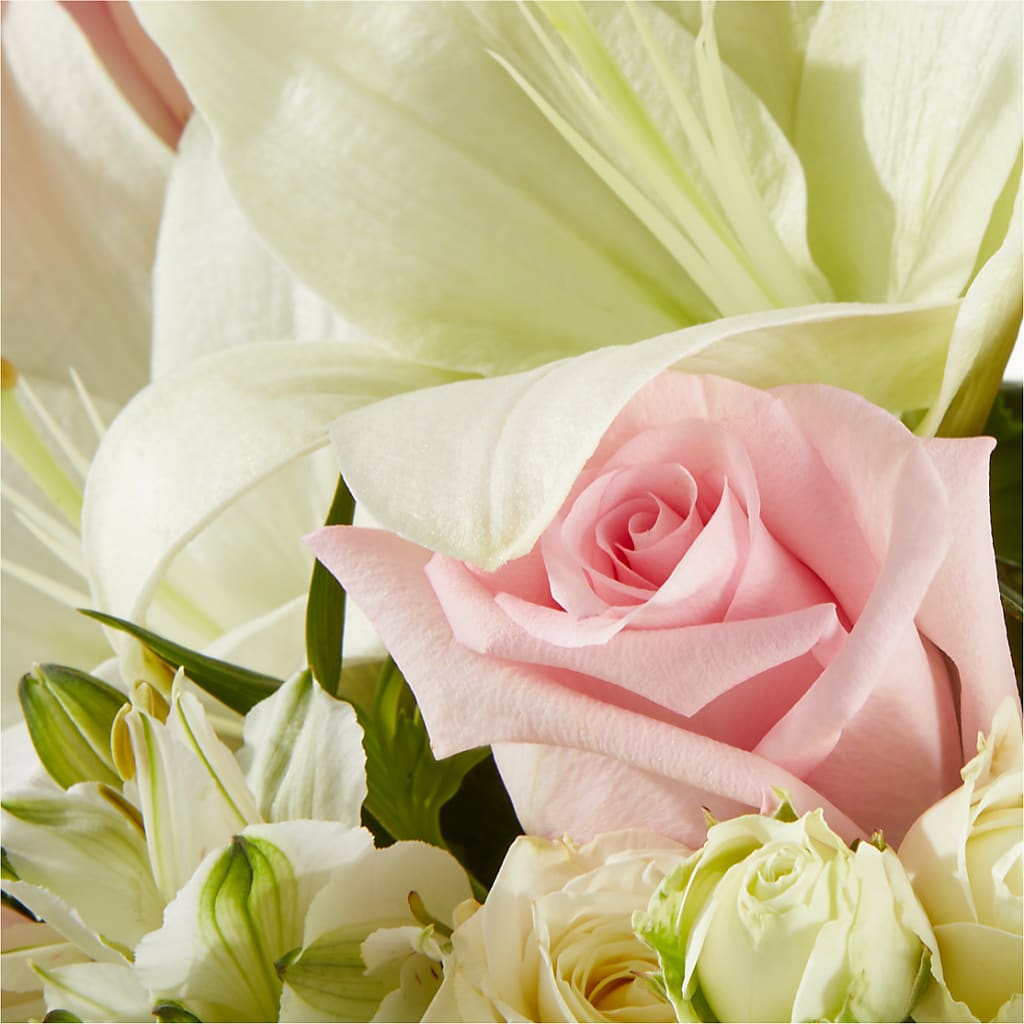 Kindhearted Bouquet –  Flowers By Vee, Tracy CA